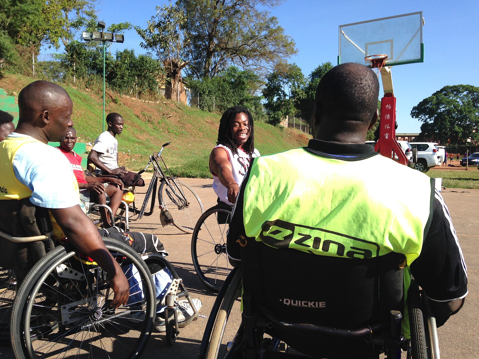 Des joueurs de l'équipe ougandaise de basket en fauteuil roulant en 2013. Photo d'archives : DFID / Wikimedia Commons (CC BY 2.0)